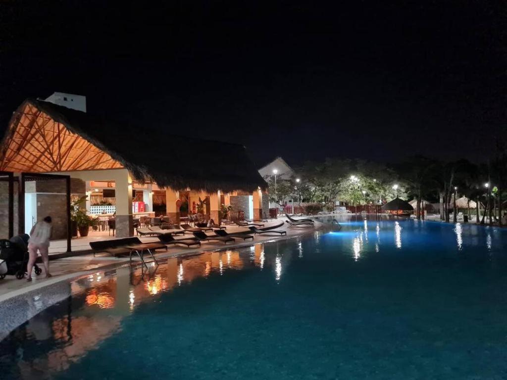 Apartment Samaria Club: Beachfront With Private Access *